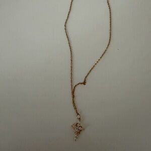 Elegant Gold Necklace with Pendant
